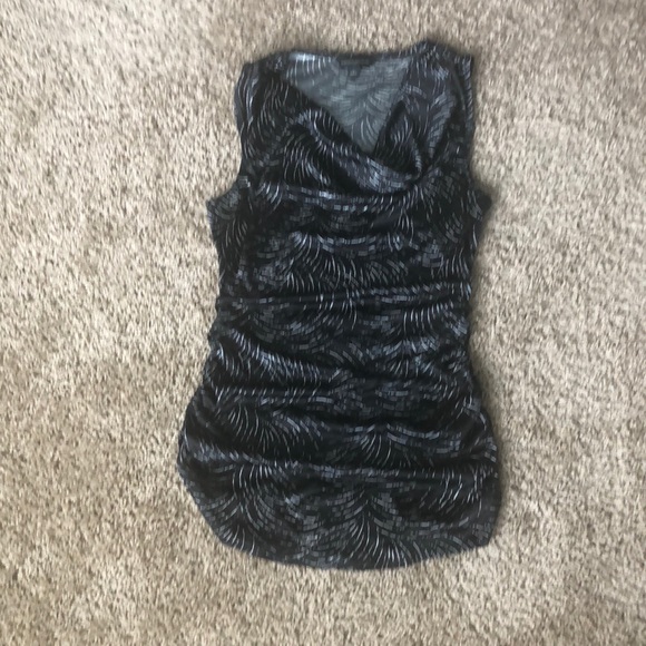 Banana Republic sleeveless blouse. - Picture 1 of 2